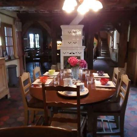 Homestay La Demeure Des Vieilles Lanternes Yebleron